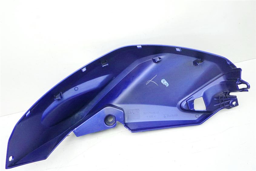 TANK COVER RIGHT COVER TANK - 5D7-F4139-10-P5