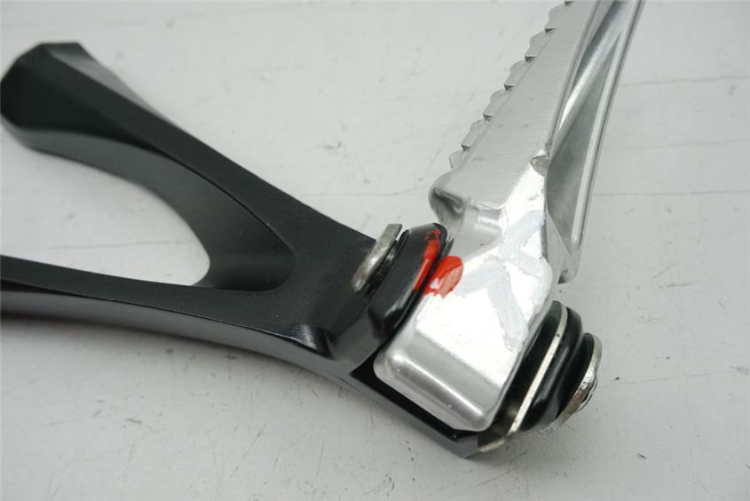 HONDA CBR 1000 RR ABS SC77 REPOSAPIÉS PASAJERO IZQUIERDO SOPORTE REPOSAPIÉS