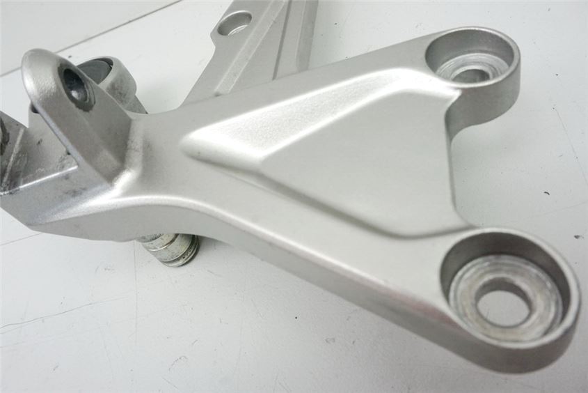 HONDA CBR 1000 RR ABS SC77 FUßRASTENTRÄGER FAHRER RECHTS HALTER FUßRASTE PLATTE