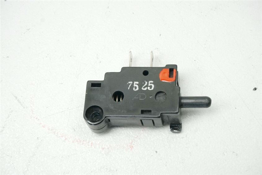 INTERRUPTOR DE EMBRAGUE HONDA CBR 1000 RR ABS SC77