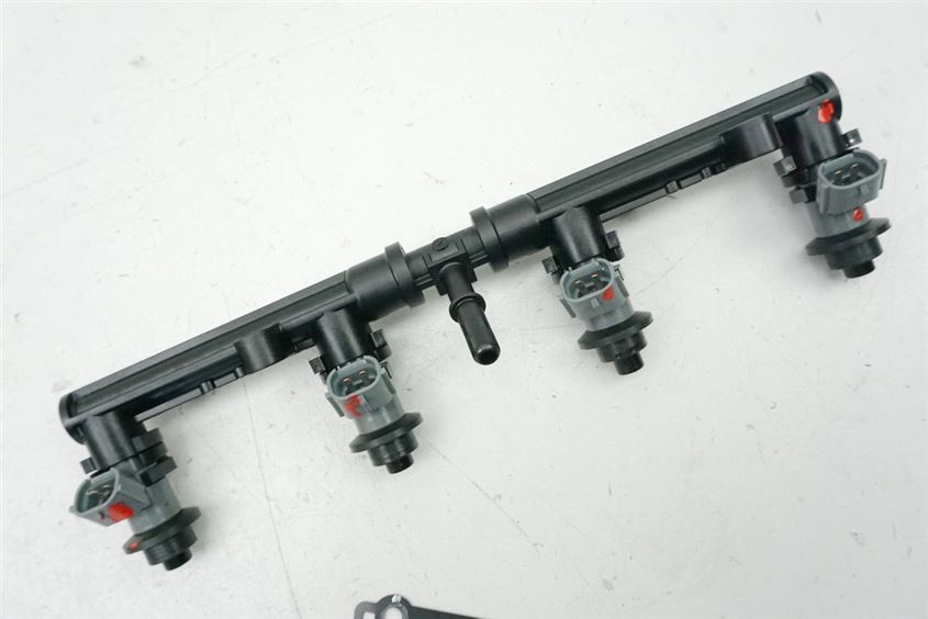 HONDA CBR 1000 RR ABS SC77 EINSPRITZDÜSEN AIRBOX EINSPRITZLEISTE