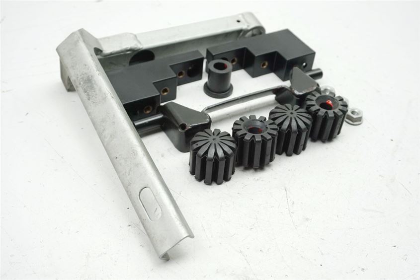 BMW R 850 R 259 BRACKET TANK RUBBER MOUNT
