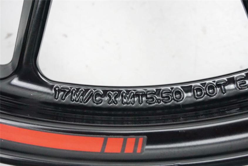 DUCATI MONSTER 1100 EVO ABS M5 FELGE HINTEN HINTERRAD WHEEL - ENKEI 17 X MT 5.50