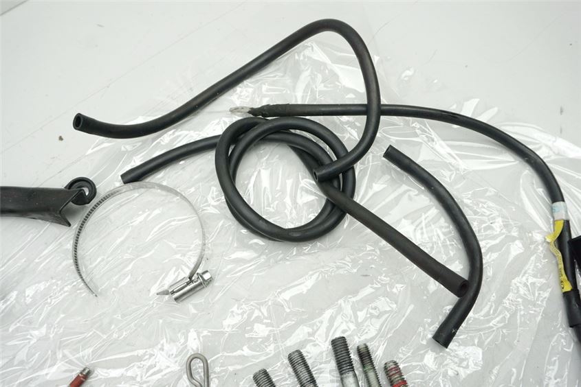 DUCATI MONSTER 1100 EVO ABS M5 SCHRAUBEN & KLEINTEILE & HALTER
