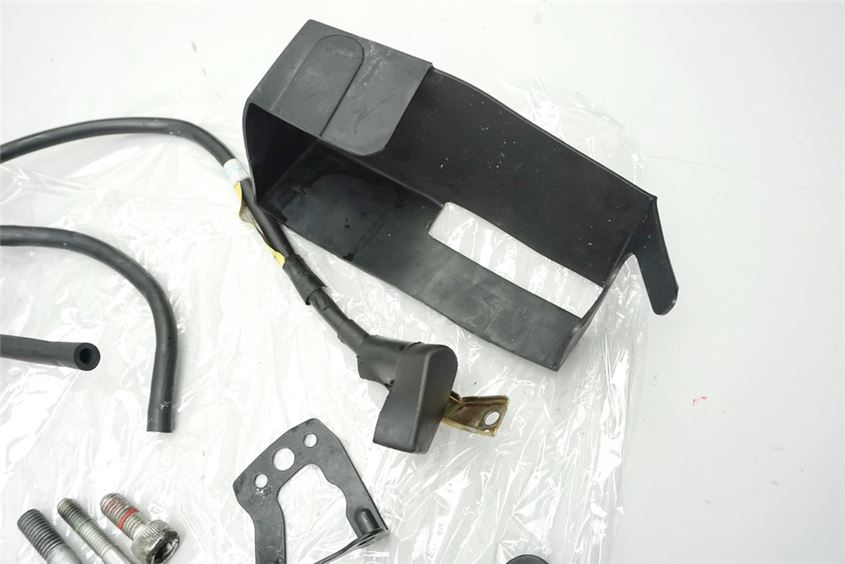 DUCATI MONSTER 1100 EVO ABS M5 SCHRAUBEN & KLEINTEILE & HALTER
