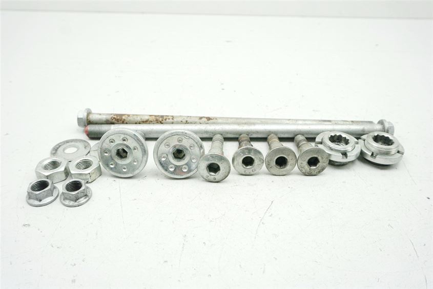DUCATI MONSTER 1100 EVO ABS M5 HALTERUNG MOTOR ACHSE SCHRAUBEN MOTORHALTER