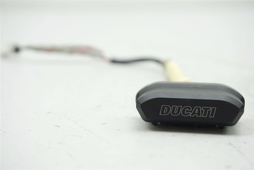 DUCATI MONSTER 1100 EVO ABS M5 LUZ DE MATRÍCULA
