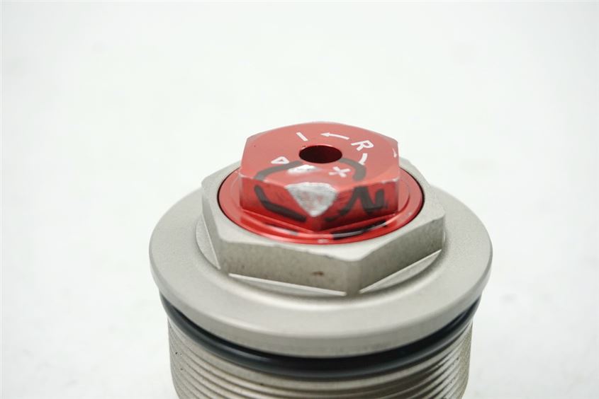 DUCATI MONSTER 1100 EVO ABS M5 GABEL VERSCHLUß EINSTELLER SCHRAUBE STOPFEN