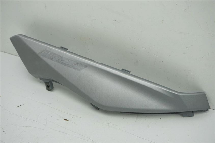 HONDA SH 300 A NF02 VERKLEIDUNG RECHTS UNTEN ABDECKUNG COVER BLENDE SEITENDECKEL