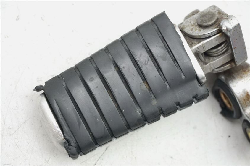 YAMAHA XV 535 VIRAGO FOOTREST RIDER LEFT FOOTREST BRACKET