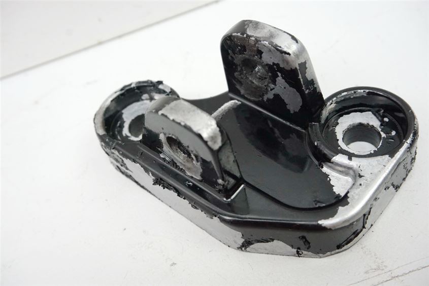 KAWASAKI GPZ 500 S EX500D FOOTREST HANGER RIDER LEFT HOLDER FOOTREST