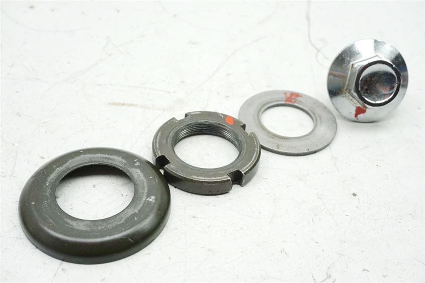 KAWASAKI GPZ 500 S EX500D MUTTER SICHERUNG LENKKOPF GABELBRÜCKE SCHRAUBE