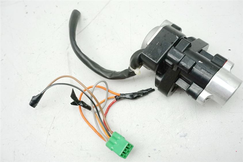 SUZUKI GSX 600 F AJ IGNITION LOCK - DEFECTIVE WITHOUT KEY