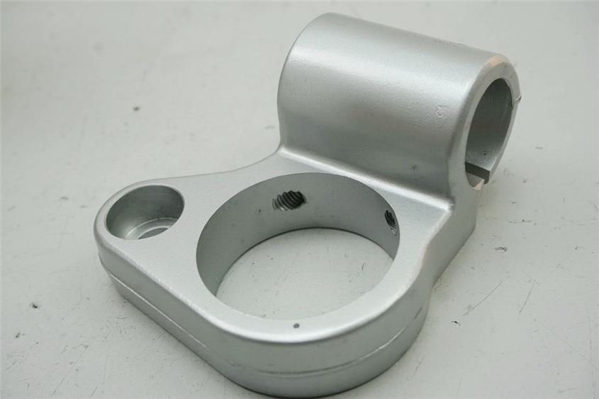 SUZUKI GSXF 600 GN72AB HOLDER HANDLEBAR CLIP-ON RIGHT CLAMP - 56211-19C01