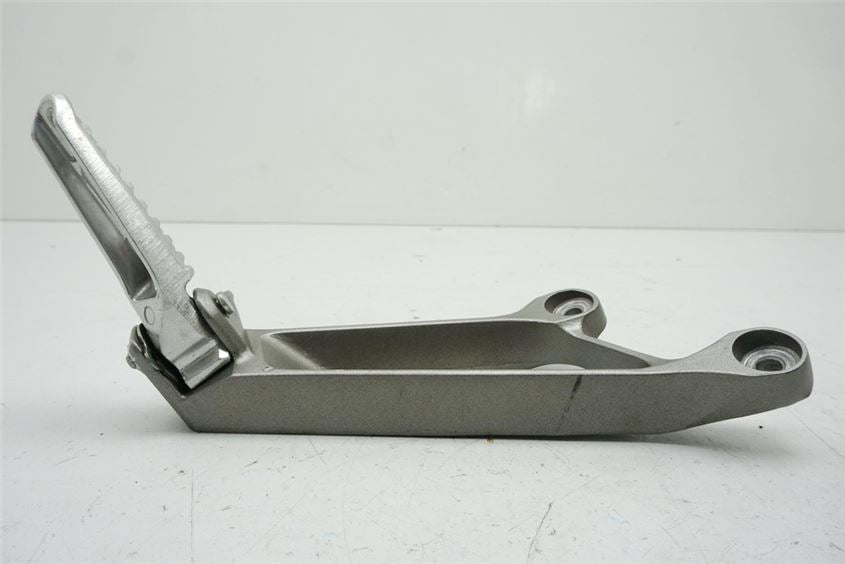 HONDA CB 1000 R ABS SC60 SOPORTE POSAPIÉS DERECHO PASAJERO ESTRIBERA
