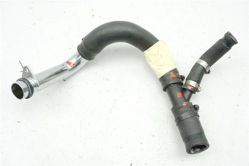 HONDA CB 1000 R ABS SC60 MANGUERA RADIADOR CILINDRO -> ENFRIADOR DE ACEITE -> BOMBA DE AGUA