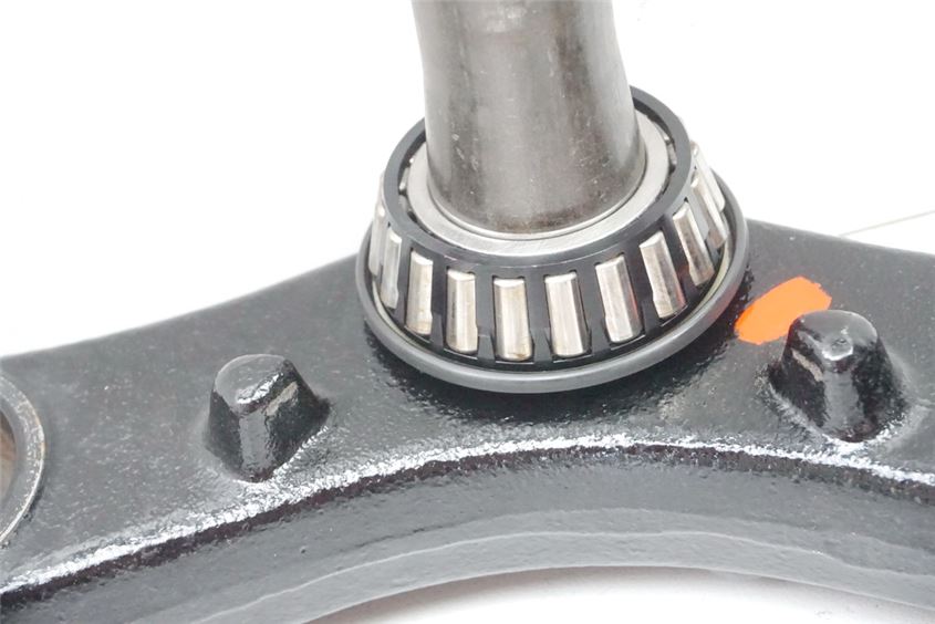 SUZUKI GSX 1100 G GV74A LOWER TRIPLE CLAMP FORK