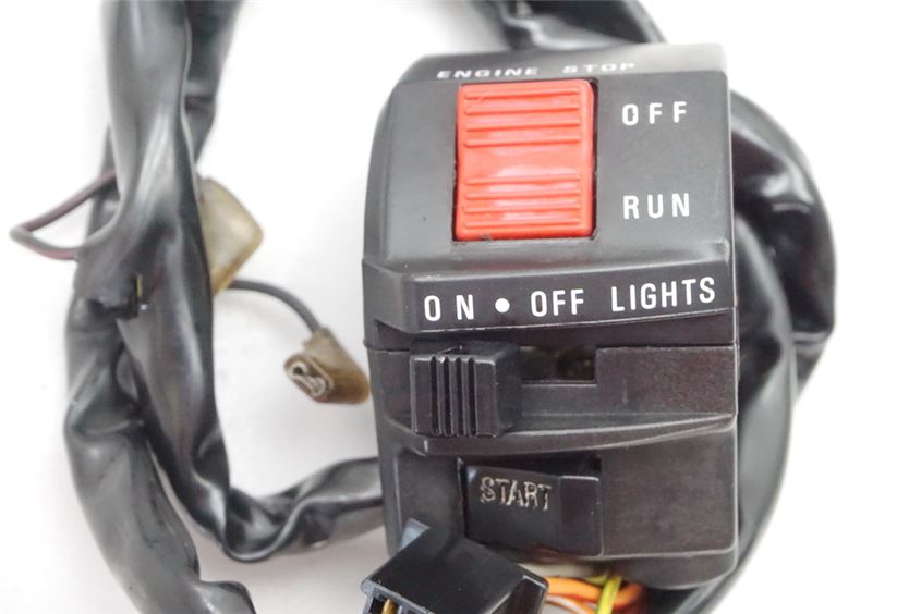 SUZUKI GSX 1100 G GV74A INTERRUPTOR DERECHO DEL MANILLAR