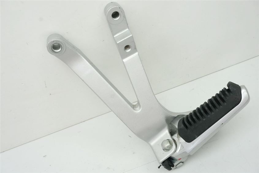 SUZUKI GSX 1100 G GV74A FUßRASTENANLAGE SOZIUS LINKS HALTER FUßRASTE