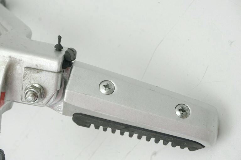 SUZUKI GSX 1100 G GV74A PASSENGER FOOTREST LEFT HOLDER FOOTREST