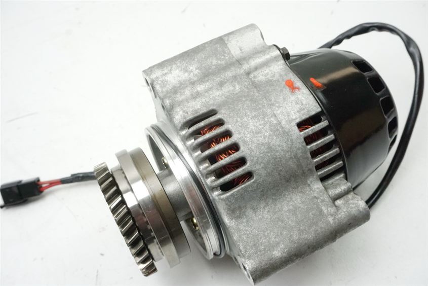 SUZUKI GSX 1100 G GV74A LICHTMASCHINE LIMA GENERATOR 31400-17C03