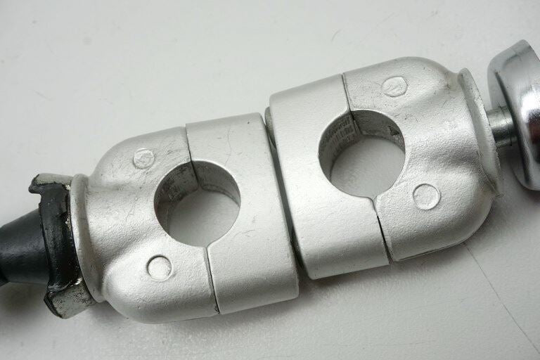 SUZUKI GSX 1100 G GV74A HANDLEBAR CLAMP RISER MOUNT HANDLEBAR