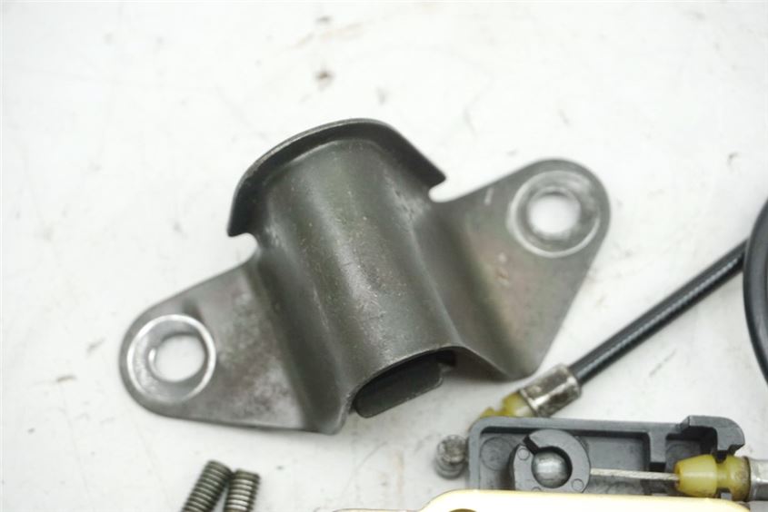 SUZUKI GSX 1100 G GV74A VERSCHLUß SITZBANK VERRIEGELUNG SEILZUG ÖFFNER
