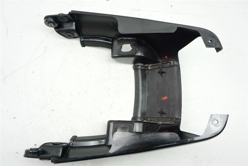 SUZUKI GSX 1100 G GV74A REAR FAIRING MIDDLE COVER