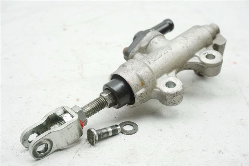 SUZUKI GSX 1100 G GV74A CILINDRO MAESTRO FRENO TRASERO BOMBA FRENO