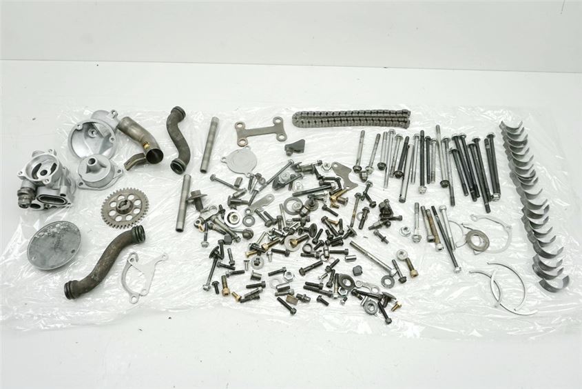 SUZUKI GSX 1100 G GV74A TORNILLOS Y PIEZAS PEQUEÑAS - MOTOR