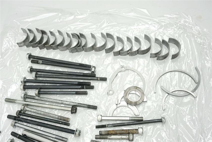 SUZUKI GSX 1100 G GV74A TORNILLOS Y PIEZAS PEQUEÑAS - MOTOR