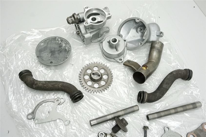 SUZUKI GSX 1100 G GV74A SCHRAUBEN & KLEINTEILE - MOTOR