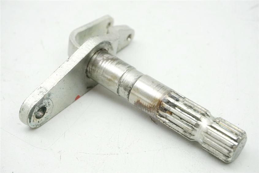SUZUKI GSX 1100 G GV74A AUFNAHME BREMSPEDAL WELLE HALTER