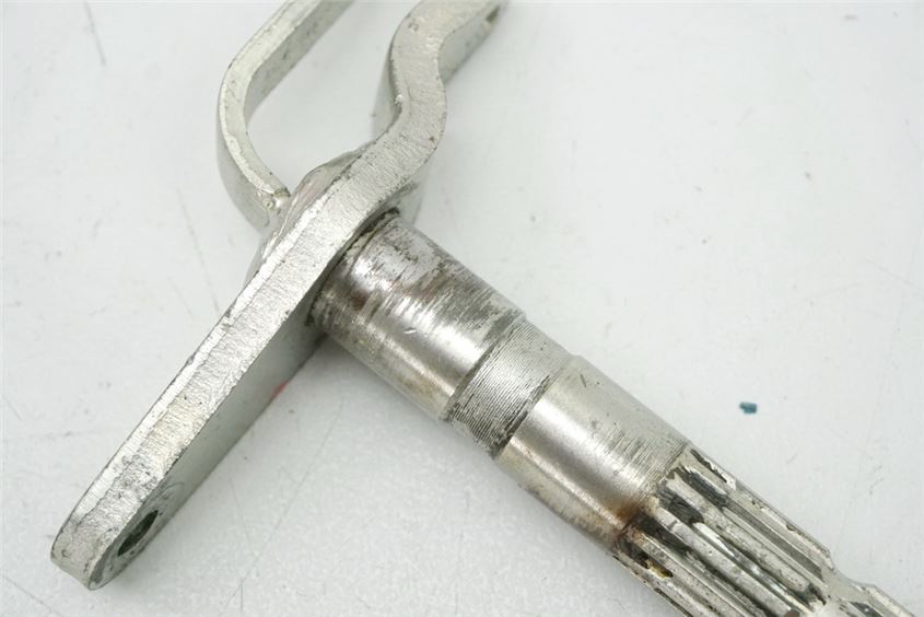SUZUKI GSX 1100 G GV74A AUFNAHME BREMSPEDAL WELLE HALTER