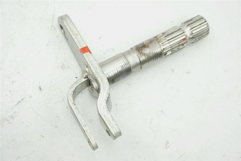 SUZUKI GSX 1100 G GV74A BRAKE PEDAL SHAFT MOUNT BRACKET