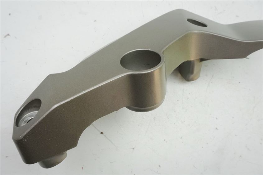 HONDA CB 1000 R ABS SC60 BASE PLATE FOOTREST BRACKET RIGHT HOLDER FRAME