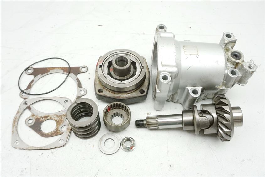 SUZUKI GSX 1100 G GV74A REENVÍO ÁNGULAR CARDÁN TRANSMISIÓN EJE SALIDA CAJA DE CAMBIOS