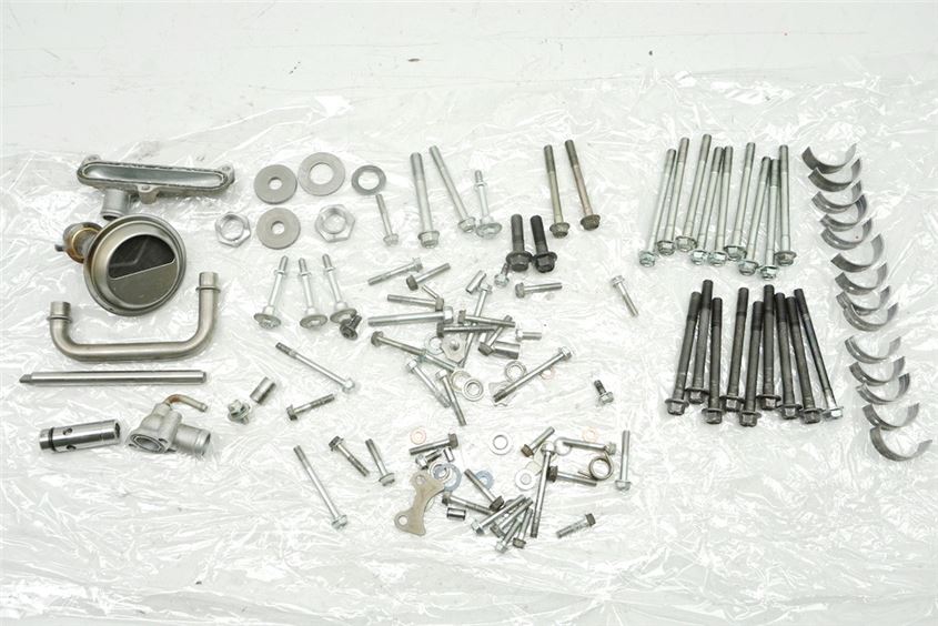 HONDA CB 500 PC26 TORNILLOS Y PIEZAS PEQUEÑAS - MOTOR