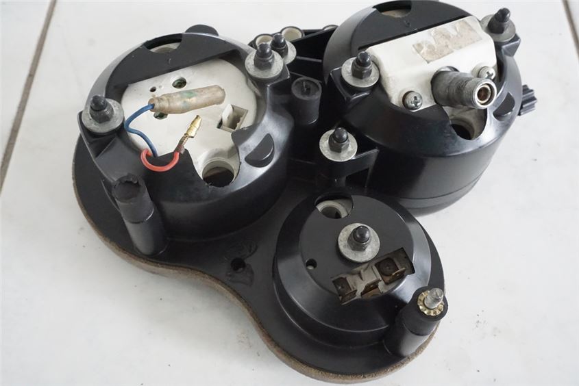 DUCATI 750 SS i.e. TACHO COCKPIT INTSRUMENTE SPEEDOMETER