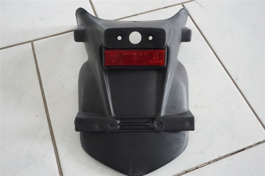 DUCATI 750 SS i.e. SOPORTE DE MATRÍCULA GUARDABARROS PROTECCIÓN CONTRA SALPICADURAS PASO DE RUEDA