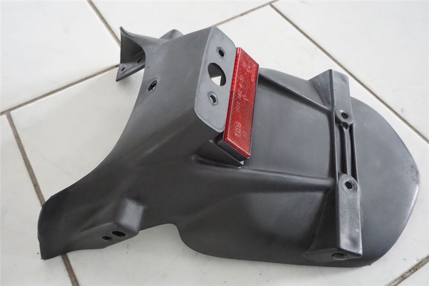 DUCATI 750 SS i.e. SOPORTE DE MATRÍCULA GUARDABARROS PROTECCIÓN CONTRA SALPICADURAS PASO DE RUEDA