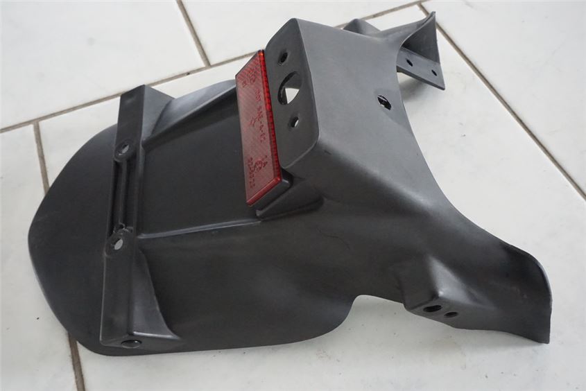 DUCATI 750 SS i.e. KENNZEICHENHALTER KOTFLÜGEL SPRITZSCHUTZ FENDER RADLAUF