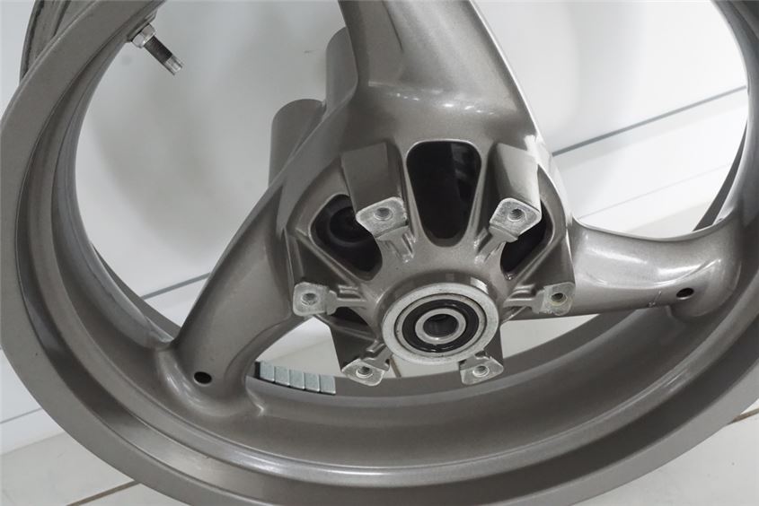 DUCATI 750 SS i.e. FELGE HINTEN HINTERRAD WHEEL