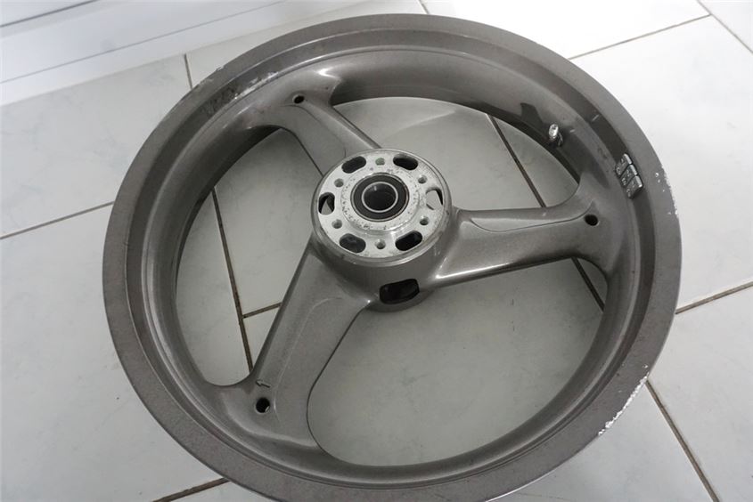 DUCATI 750 SS i.e. FELGE VORN VORDERRAD WHEEL