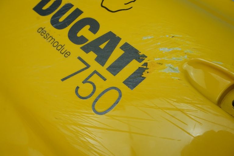 DUCATI 750 SS i.e. SEITENVERKLEIDUNG RECHTS ABDECKUNG COVER