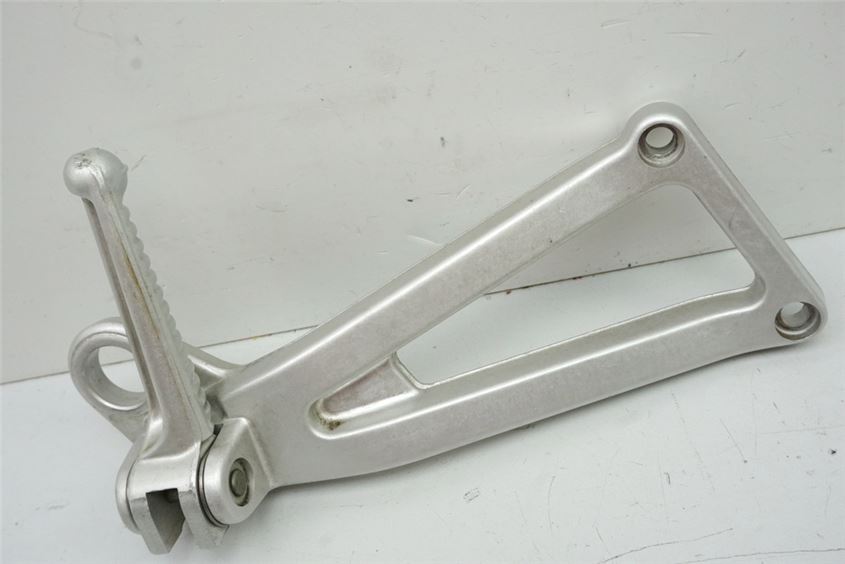DUCATI 750 SS i.e. ESTRIBERAS TRASERAS DERECHAS SOPORTE ESTRIBERA