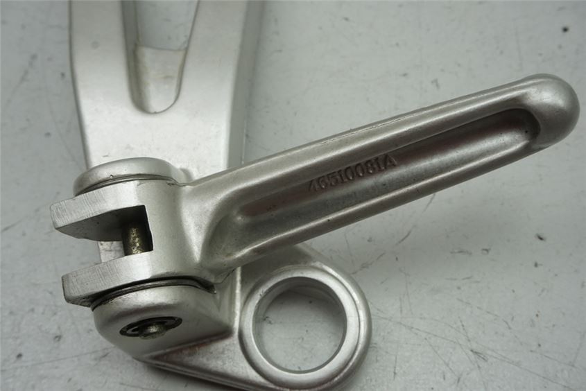 DUCATI 750 SS i.e. FUßRASTENANLAGE SOZIUS LINKS HALTER FUßRASTE
