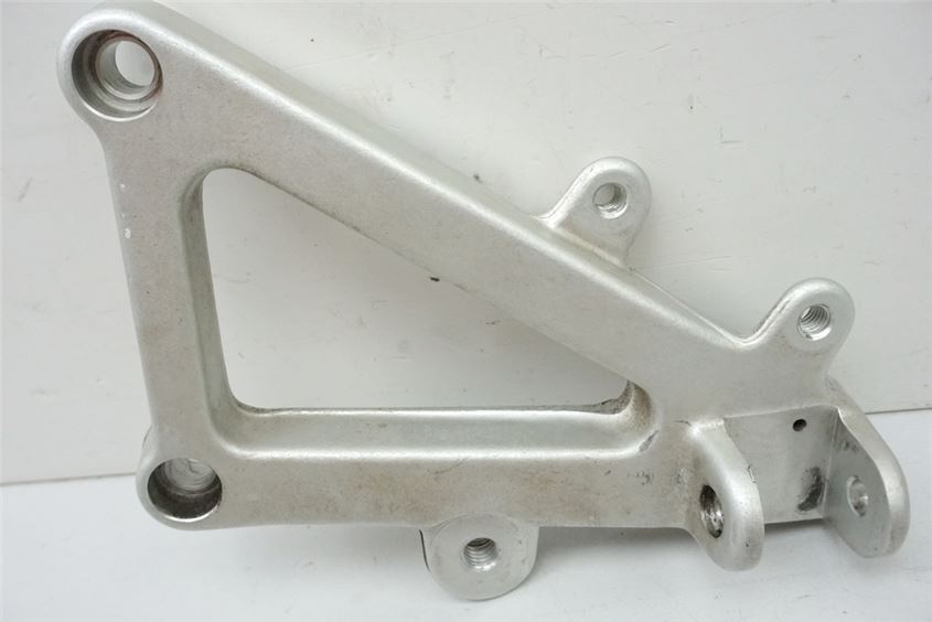 DUCATI 750 SS i.e. SOPORTE ESTRIBERA PILOTO IZQUIERDA SOPORTE ESTRIBERA PLACA DE MONTAJE