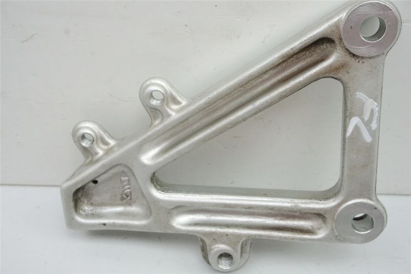 DUCATI 750 SS i.e. SOPORTE ESTRIBERA PILOTO IZQUIERDA SOPORTE ESTRIBERA PLACA DE MONTAJE