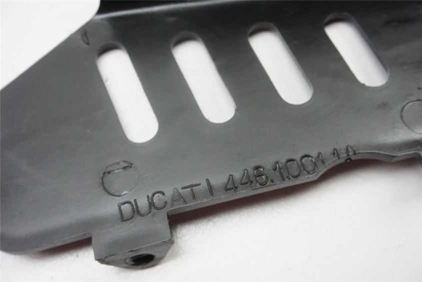 DUCATI 750 SS i.e. KETTENSCHUTZ SCHWINGE ABDECKUNG COVER